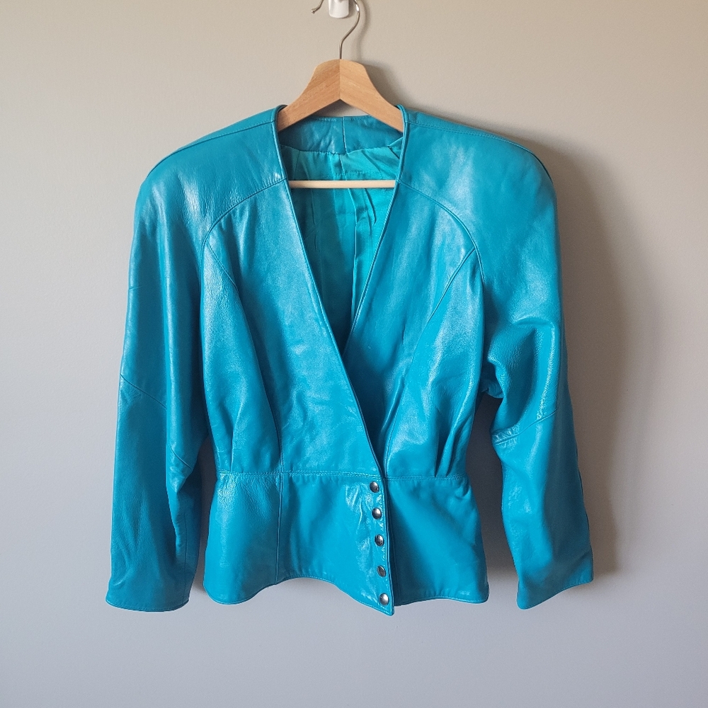 1980s teal blue leather jacket and pencil skirt, 3 piece suit set - Picture 5 of 16